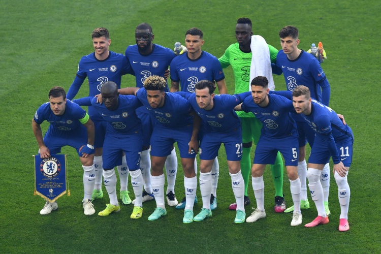 EDward Gaming 被击倒了！ ThunderTalk Gaming 的四连击飞行阵容激活了