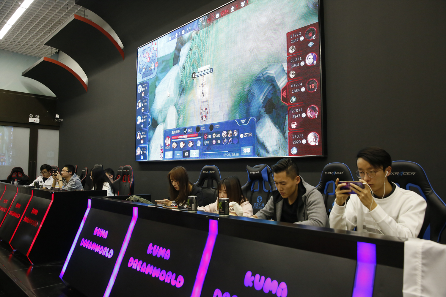 LPL季后赛明日首发：haichao中路迎战Rookie