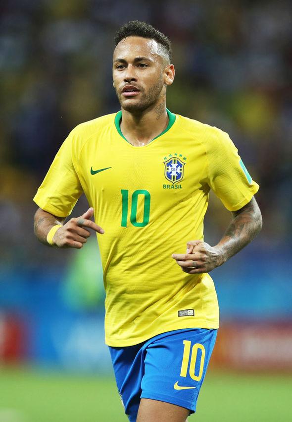 拿下强敌WBG后，BLG众人聚餐吃日料：绿毛在场，主教练Tabe比心