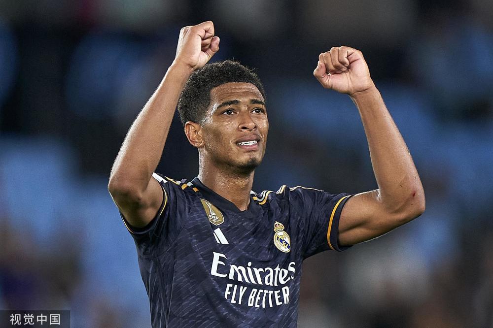 Life谈英雄池： 会根据FPX阵容需要去做搭配 有经验所以玩的多